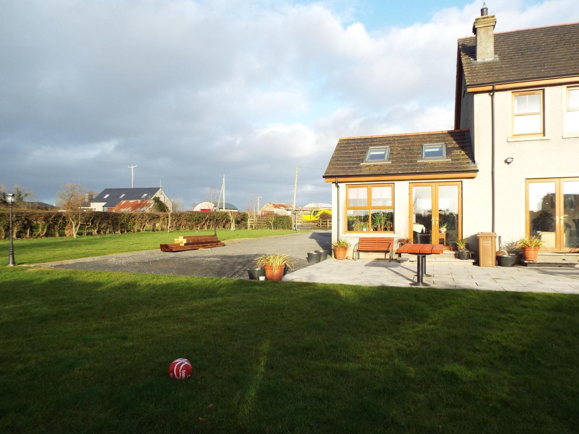 Knockalla Luxury Property With Hot Tub Suitable For Families 波塔 外观 照片