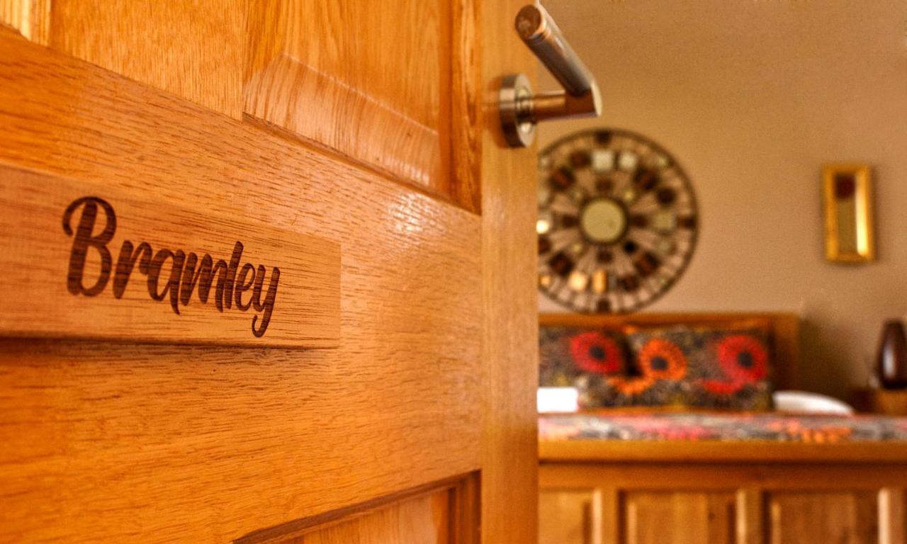 Knockalla Luxury Property With Hot Tub Suitable For Families 波塔 外观 照片